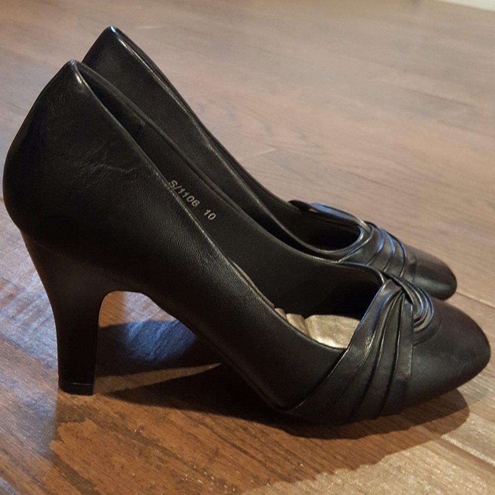 NWOT 🔴Rasolli 3.5 inch pump